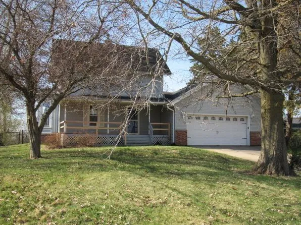 101 Sunset Dr, Anamosa, IA 52205