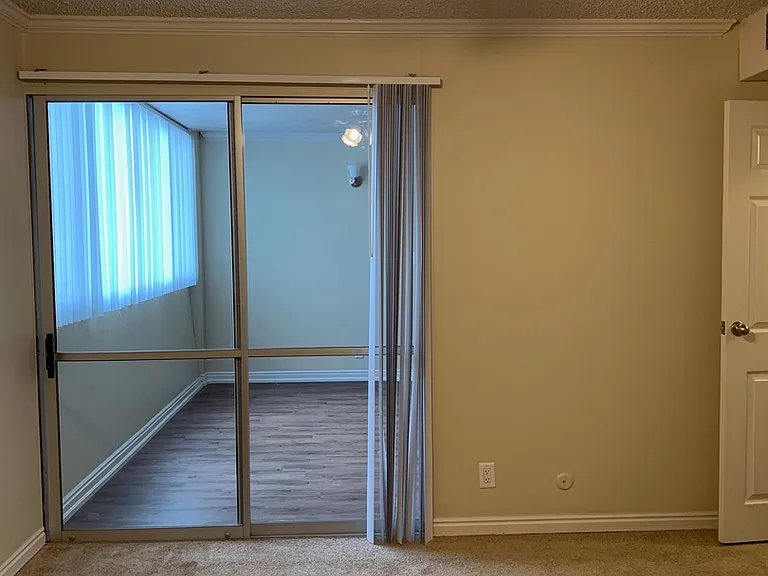 Irving Heights Apartments — Photo 75