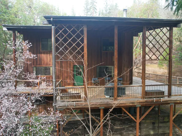 939 Beaver Creek Rd, Jacksonville, OR 97530