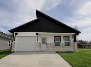 2609 Carver St, Greenville, TX 75401
