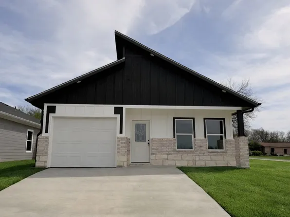 2609 Carver St, Greenville, TX 75401