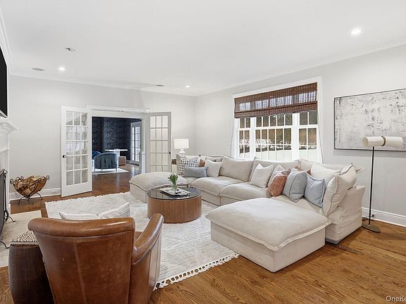 4th image of 15 Davis Avenue