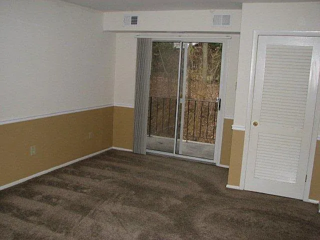 Ridgewood Apartments — Photo 15