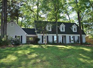 203 Lakeside Dr, Brandon, MS 39047