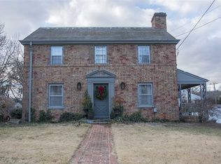 918 Donaghe St, Staunton, VA 24401