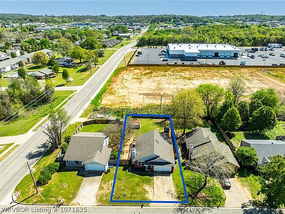 5th image of 1920 N Hills Blvd