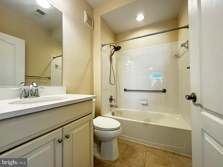 9204 Charleston Dr #303 — Photo 20