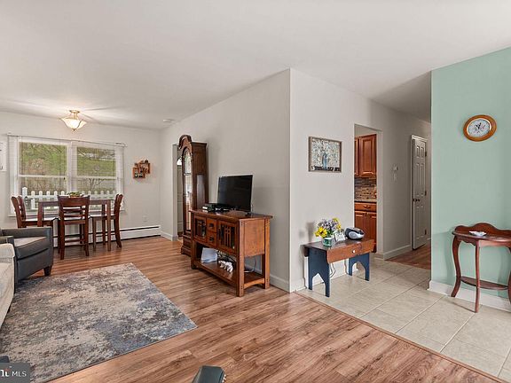 5th image of 1027 Rozel Ave