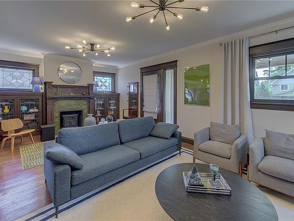 4th image of 3015 Campbell St