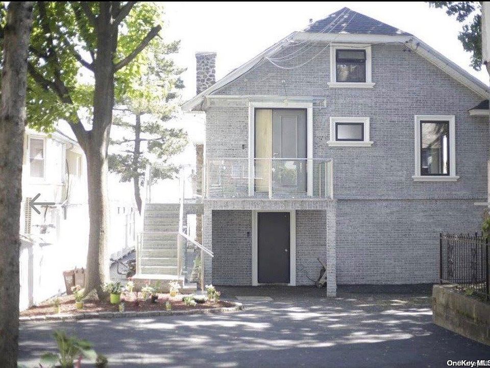 1st image of 718 Clarence Avenue