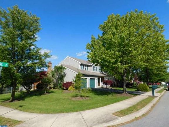 3rd image of 136 Shire Ln