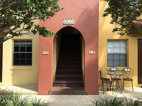 2nd image of 1523 Catherine St APT 19