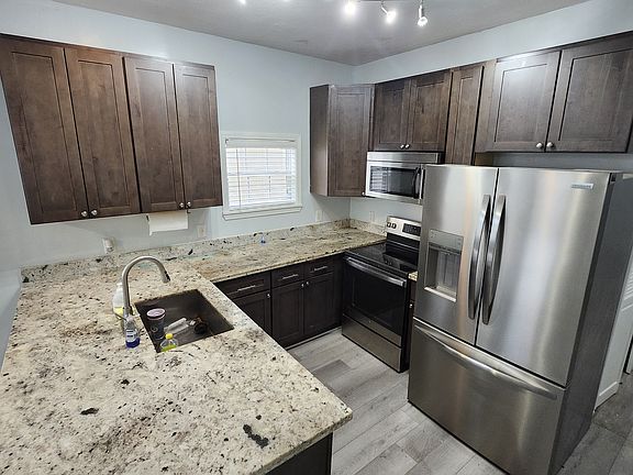 Kitchen & hallway