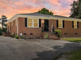 105 W Steeple Chase Rd, Greensboro, NC 27406