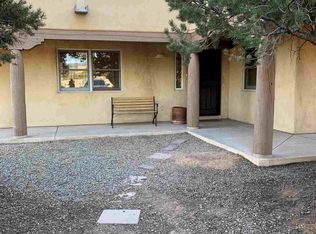 2 Indian Cir, Santa Fe, NM 87507