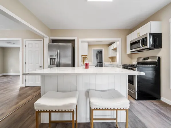 534 Lake Avenue, Manchester, NH 03103