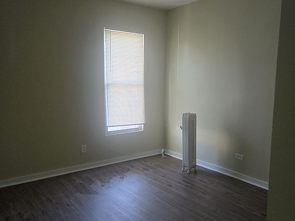 5th image of 4849 W Fulton St #2