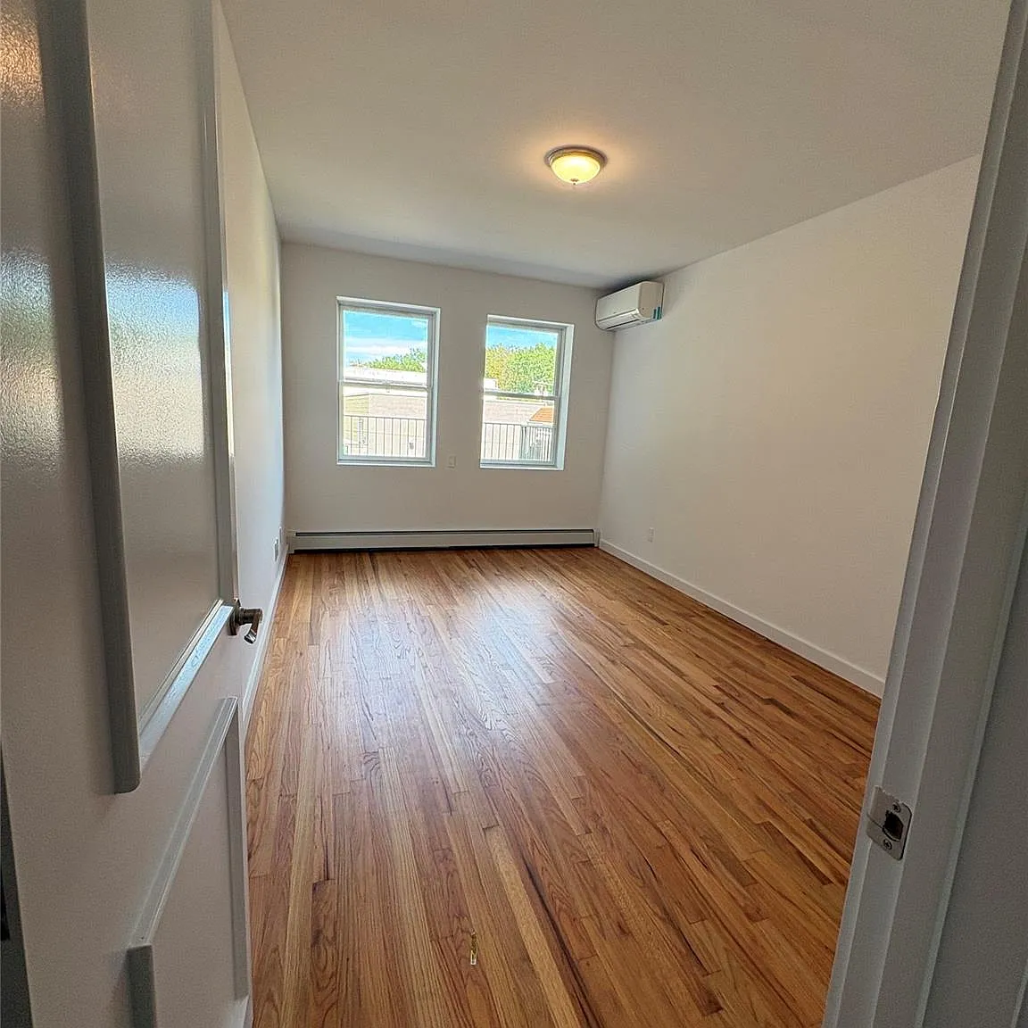 2 bed, 1.0 bath, 675 sqft, $3,400 — Photo 4
