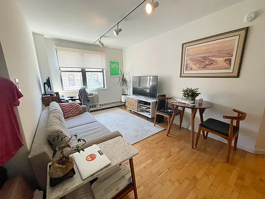 Rented by The Downtown LLC | media 6