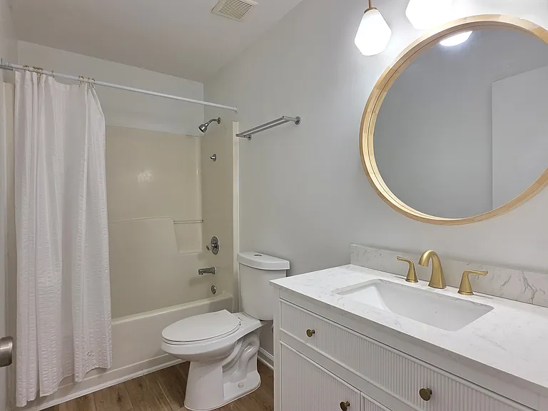 516 Haywood St — Photo 6