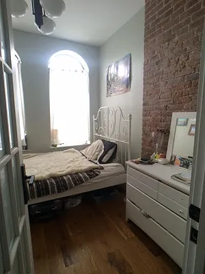 Rented by Evergreen Apartments BK | media 27