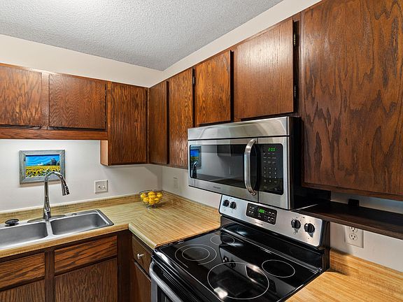 5th image of 311 Pleasant Ave APT 409