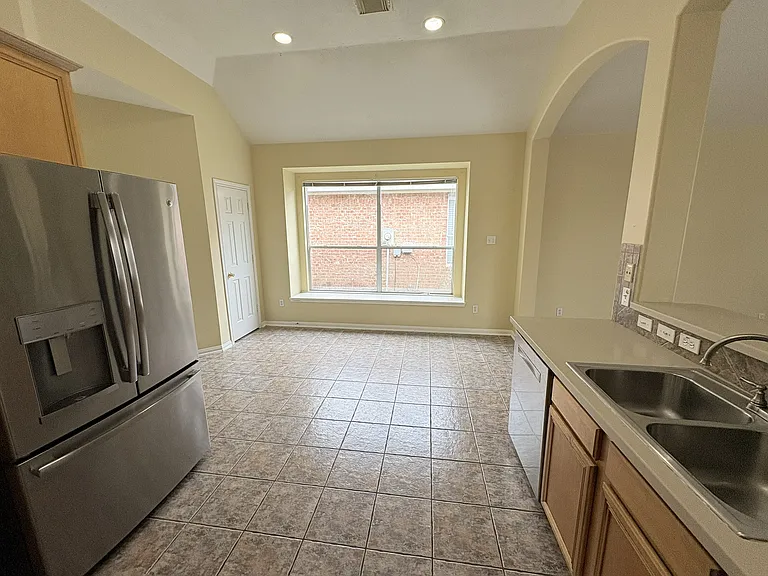 6038 Heathmoor Ln — Photo 11