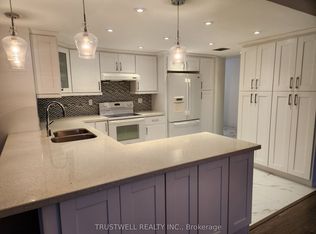 65 Skymark Dr #1706, Toronto, ON M2H 3N9