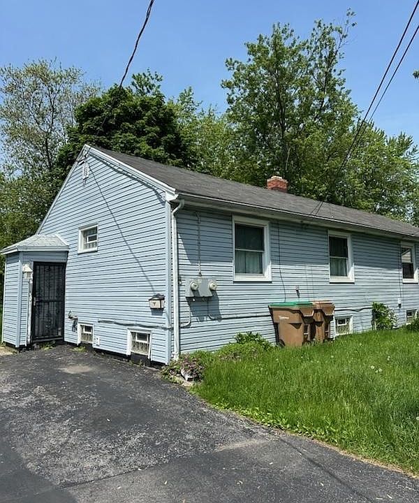 1st image of 8 Windcrest Dr #6