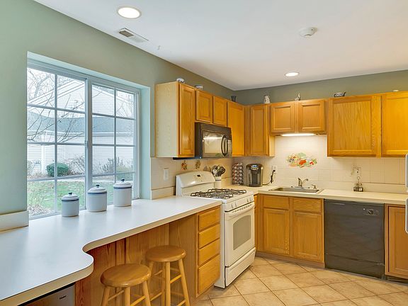 3rd image of 117 Owls Nest Ct