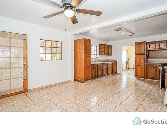 3rd image of 707 S Mathews St