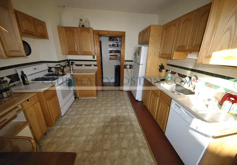132 Glenville Ave #2 — Photo 9