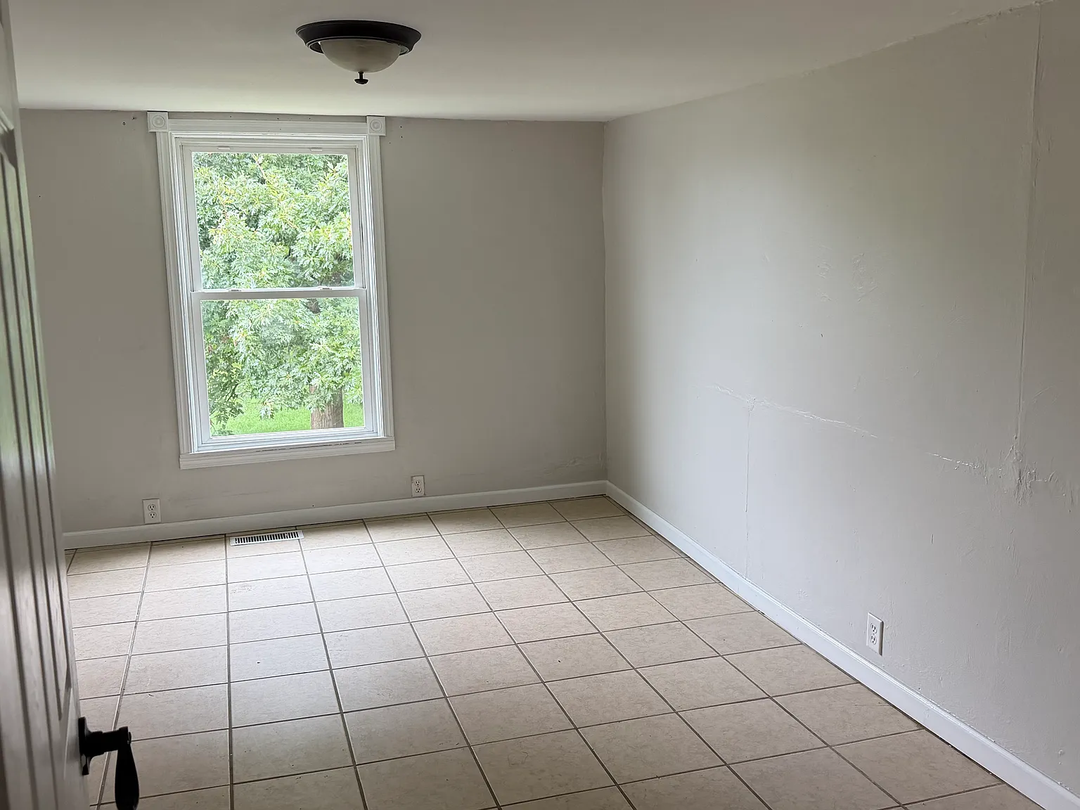 3 bed, 1560 sqft, $1,600 — Photo 4
