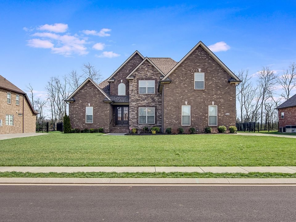 1st image of 2823 Presley Dr