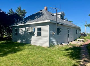 16 Lowell Rd, Gibbon, NE 68840