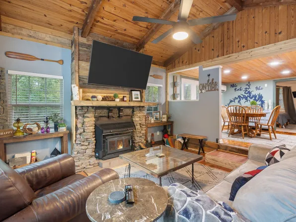 42 Crooked Tree Road, Galena, MO 65656