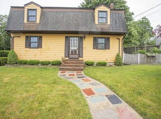 41 Waverly St, Taunton, MA 02780