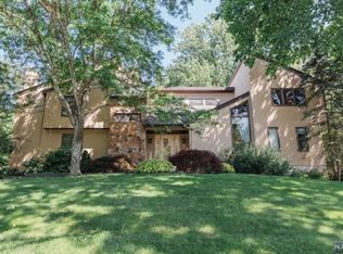 16 Wick Ln, Randolph, NJ 07869