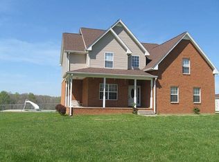 1304 Deal Rd, Burns, TN 37029