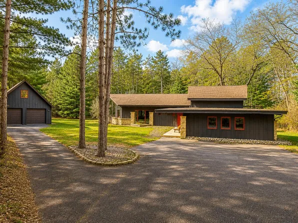 S12719 Pearl Rd, Spring Green, WI 53588