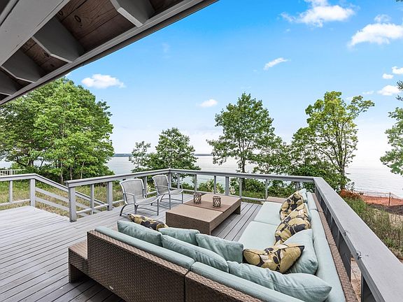 4th image of 13047 Edgewater