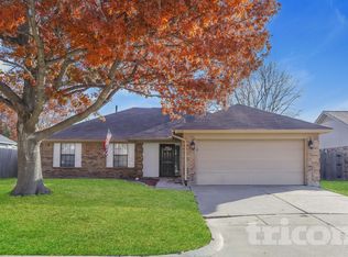 6211 Minuteman Ln, Arlington, TX 76002