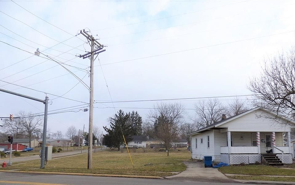 2nd image of 828 Garfield Ave