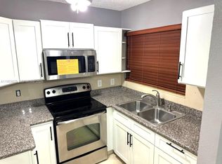 Las Villas Segovia, Hialeah, FL 33016
