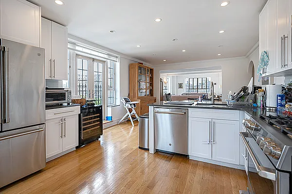 Rented by Rita S Citrin, LREB | media 28