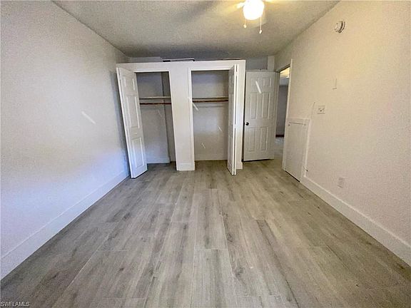 4th image of 826 Wiggins Pass Rd APT 219