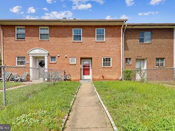 2nd image of 1017 1st St