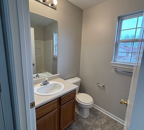 5th image of 124 Skyline Dr Unit 2