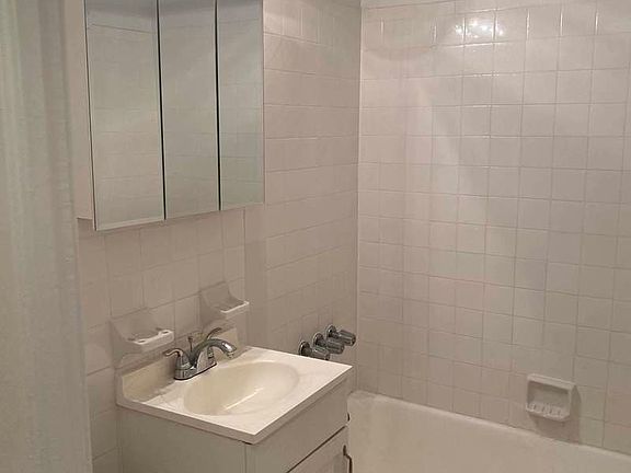 3rd image of 337 E 86th St APT 2