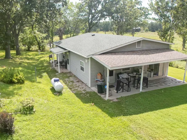 26298 7th Hwy, Warsaw, MO 65355